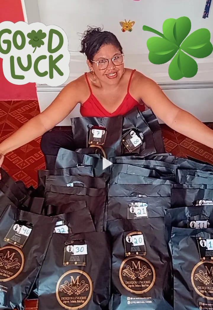 ✨ “A Jú aplicou o Bazar Lucrativo no WhatsApp e conseguiu esvaziar o estoque em poucos dias. Resultado? Sacolas cheias de vendas e dinheiro no bolso.